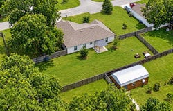 96 Pine Street, Ray City, GA 31645