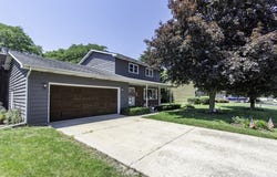 512 Cavin Avenue, Winthrop Harbor, IL 60096