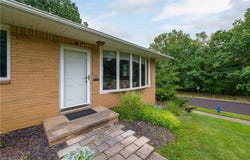 2600 Somia Drive, Parma, OH 44134
