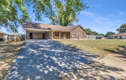 6986 E HEATHERHILL Dr E, Bartlett, TN 38135