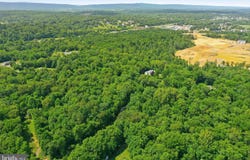 190 OUTBACK Drive, BUNKER HILL, WV 25413