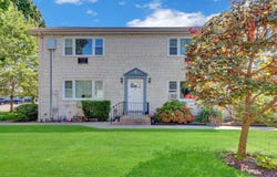 86 Cardinal Lane, Islip, NY 11751