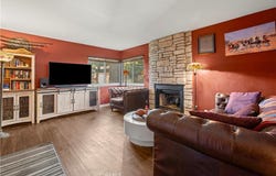 14456 Foothill Boulevard, Sylmar, CA 91342