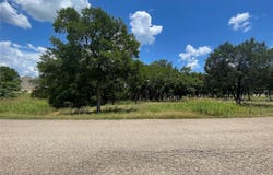 2000 Austin Hines Drive, China Spring, TX 76633