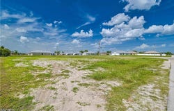 2916 Skyline Boulevard, Cape Coral, FL 33914