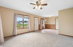 101 Pleasantview Road, Marshalltown, IA 50158