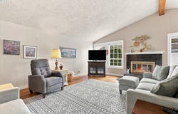 1988 NUT TREE Dr, Salem, OR 97304