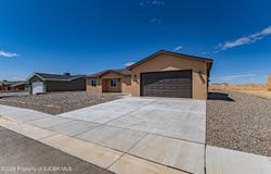 1383 SOARING EAGLE Drive, Farmington, NM 87401