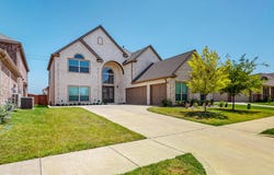 422 Crestview Drive, Midlothian, TX 76065