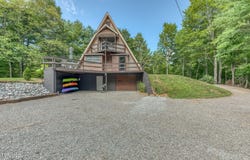 1023 Fox Hollow Road, Mountain City, TN 37683