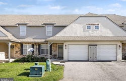 49 TOLL GATE Station, LANCASTER, PA 17601