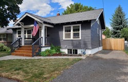 1424 BROADWAY St, BakerCity, OR 97814