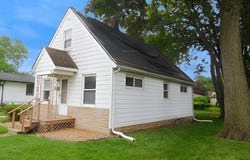 387 W Maxlow Avenue, Hazel Park, MI 48030