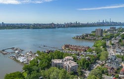 1375 River Road, Edgewater, NJ 07020