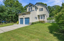 277 Smith Rd, Shirley, NY 11967