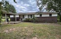 1522 N 3rd Street, Ozark, AR 72949