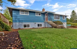 210 Walnut Dr S, Monmouth, OR 97361