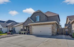 2148 La Canada, Clovis, CA 93619