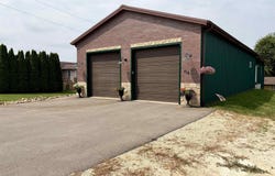514 S 4th Street, Winthrop, IA 50682