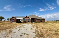 315 County Road 365, Gainesville, TX 76240