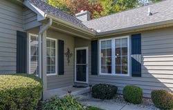 1609 S Lake George Drive, Mishawaka, IN 46545-4069