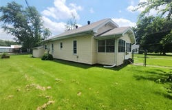 302 N 3rd Street, Chaffee, MO 63740