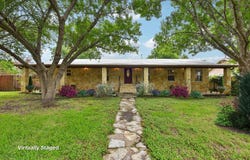 205 N Avenue E, Elgin, TX 78621