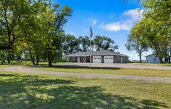 2810 S 392nd Avenue, Aberdeen, SD 57401