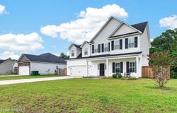 604 Macy Place, Hubert, NC 28539