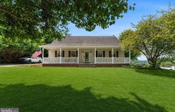 1165 FOX RUN Terrace, HANOVER, PA 17331