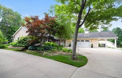 4010 E Old Pine Trail, Midland, MI 48642