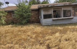 1005 E Lons Street, Brownfield, TX 79316