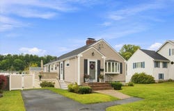 29 Garfield Ave, Beverly, MA 01915