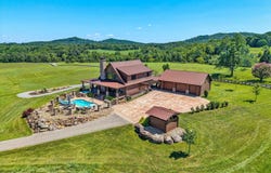 1237 Cochese Dr, Moneta, VA 24121