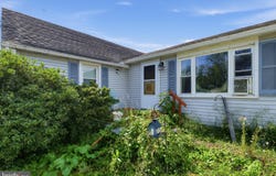 24 LINNWOOD Drive, LOCK HAVEN, PA 17745
