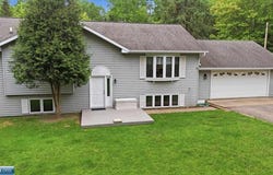 1730 E 37th St, Hibbing, MN 55746