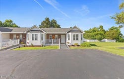 621 Race St, Elizabethton, TN 37643