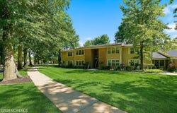 11 Boxwood Terrace, Red Bank, NJ 07701