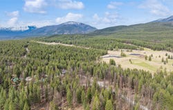 25 Hillcrest Drive, Eureka, MT 59917