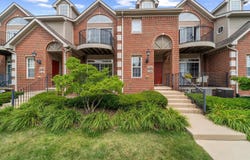 228 W Oakbrook Drive, Ann Arbor, MI 48103
