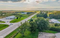 2010 E Main, Lamoni, IA 50140