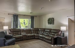 471 Sunlight Dr, Powell, WY 82435