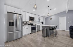 11 Short Oaks Court, Manalapan, NJ 07726