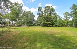 Woody Drive, Brandon, MS 39047