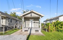 1237 CASA CALVO Street, New Orleans, LA 70114