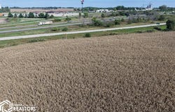 4299 Lewis Access Road, Center Point, IA 52213
