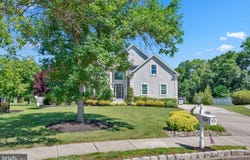 3 JILLIAN Way, MOUNT LAUREL, NJ 08054