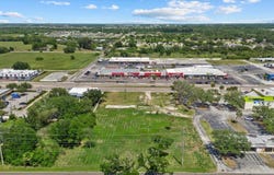 610 N US HIGHWAY 41, RUSKIN, FL 33570