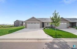 228 Brookside Pl, Harrisburg, SD 57032-8274