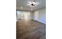 10 Franklin Dr, Somers Point, NJ 08244